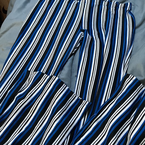 Fashion Nova outfit 🖤💙 - Picture 7 of 7